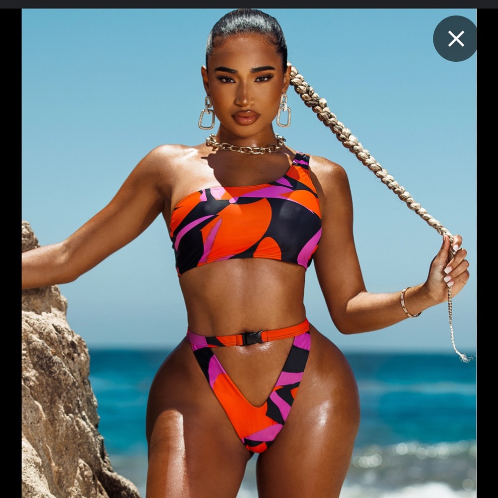 MATTE Collection One Shoulder Swimset - Picture 4 of 4